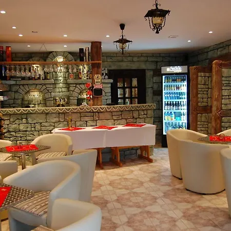 Alexander بيت ضيافة Habura